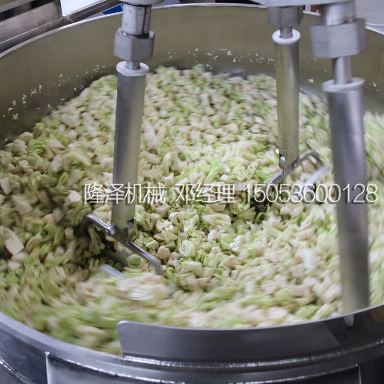 歡迎浙江杭州客戶到我隆澤考察炒菜機